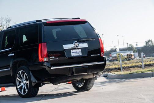 2011 Cadillac Escalade Platinum Edition
