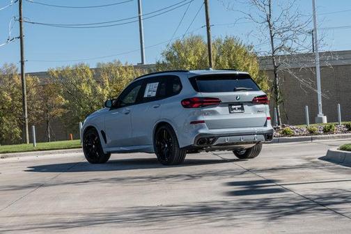 2026 BMW X5 M60i