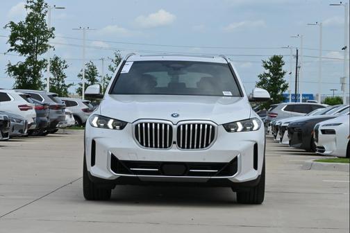 Mineral White Metallic 2026 BMW X5 PHEV xDrive50e