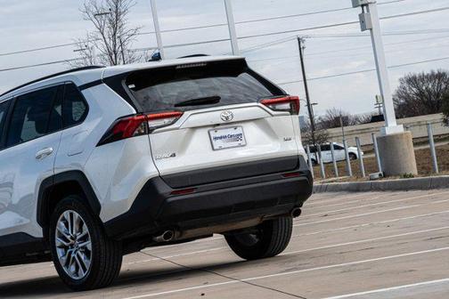 2022 Toyota RAV4 XLE Premium