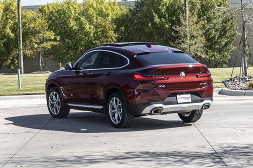 2025 BMW X4 xDrive30i