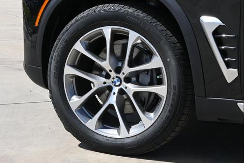 Black Sapphire Metallic 2026 BMW X5 xDrive40i
