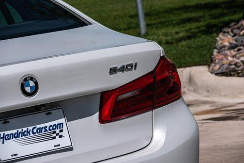 2019 BMW 540 540i