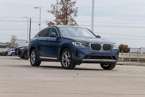 2025 BMW X4 xDrive30i