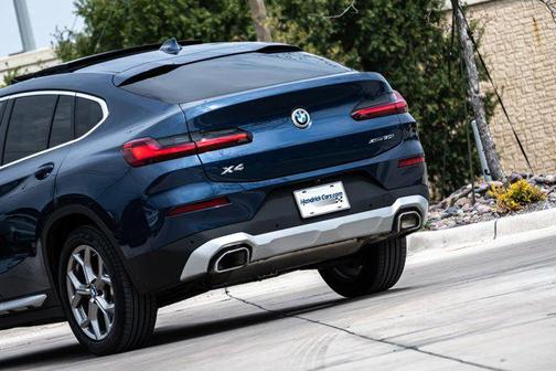 2025 BMW X4 xDrive30i