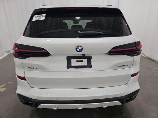 Mineral White Metallic 2025 BMW X5 sDrive40i