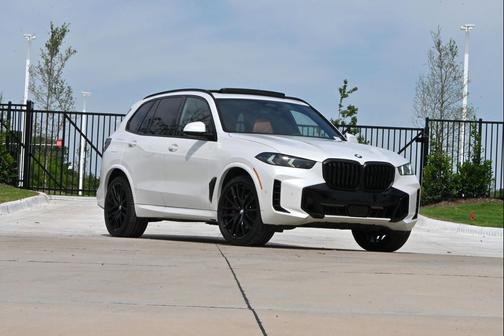 Mineral White Metallic 2025 BMW X5 sDrive40i
