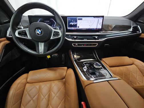 Mineral White Metallic 2025 BMW X5 sDrive40i