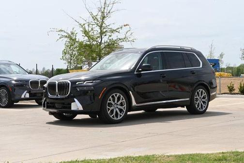 Black Sapphire Metallic 2026 BMW X7 xDrive40i