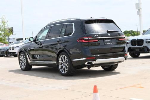 Black Sapphire Metallic 2026 BMW X7 xDrive40i