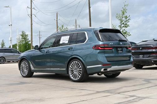 Blue Ridge Mountain Metallic 2026 BMW X7 xDrive40i