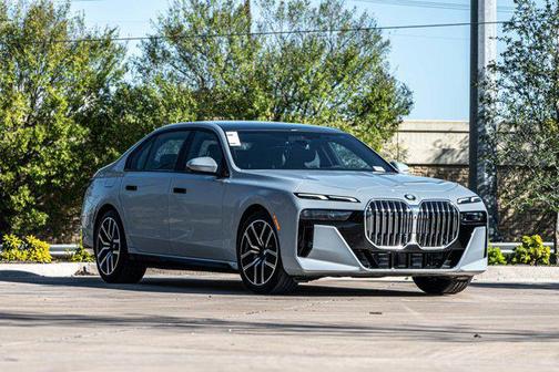 2025 BMW 740 i