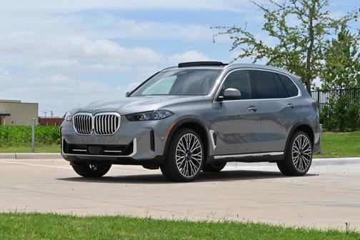 Skyscraper Grey Metallic 2026 BMW X5 xDrive40i