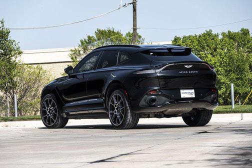 2021 Aston Martin DBX Base