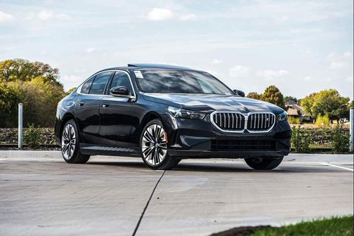Black Sapphire Metallic 2025 BMW i5 eDrive40