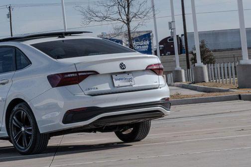 2023 Volkswagen Jetta 1.5T SE