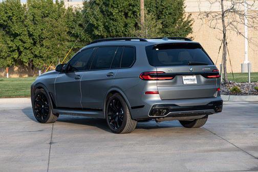 2024 BMW X7 M60i