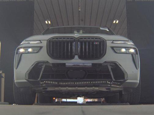 2024 BMW X7 M60i