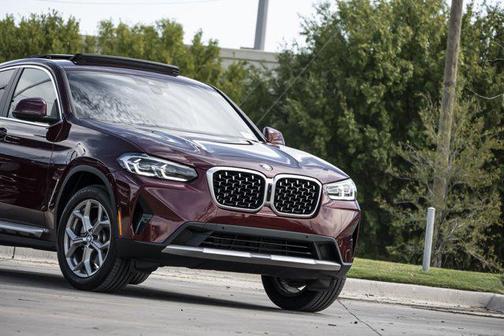 2025 BMW X4 xDrive30i