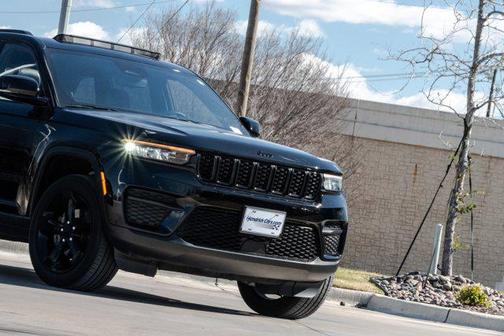 2022 Jeep Grand Cherokee Altitude