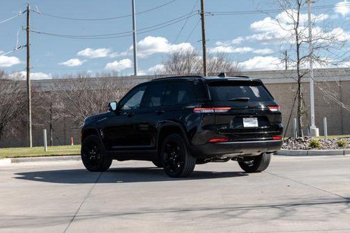 2022 Jeep Grand Cherokee Altitude