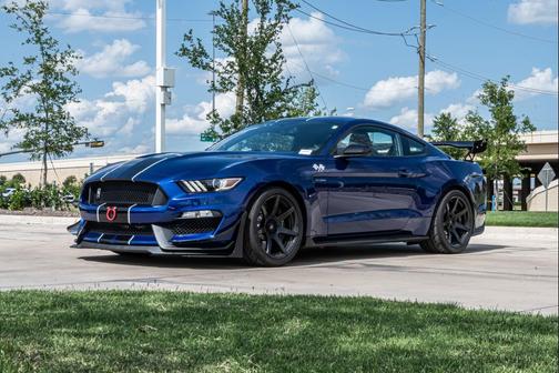 DEEP IMPACT BLUE METALLIC 2016 Ford Shelby GT350 Base