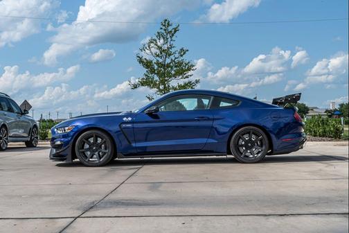 DEEP IMPACT BLUE METALLIC 2016 Ford Shelby GT350 Base