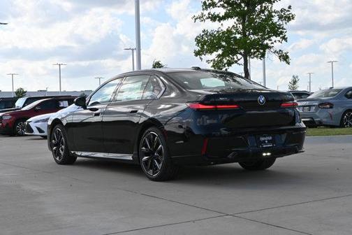 Black Sapphire Metallic 2026 BMW 740 xDrive
