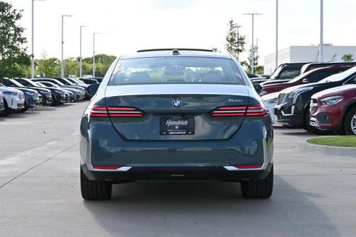 Cape York Green Metallic 2026 BMW 530 530i