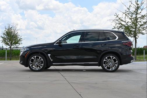 Black Sapphire Metallic 2026 BMW X5 xDrive40i