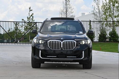 Black Sapphire Metallic 2026 BMW X5 xDrive40i