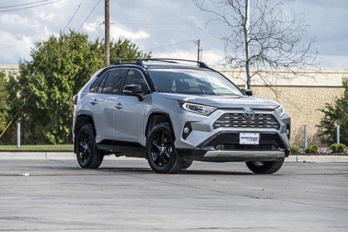 2020 Toyota RAV4 Hybrid SE