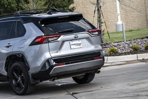 2020 Toyota RAV4 Hybrid SE