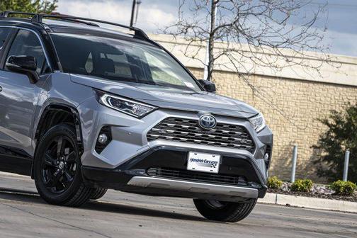 2020 Toyota RAV4 Hybrid SE