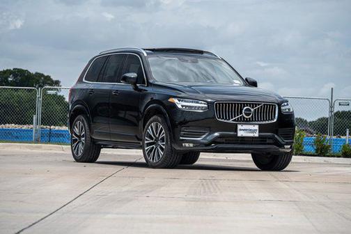 2022 Volvo XC90 T6 Momentum