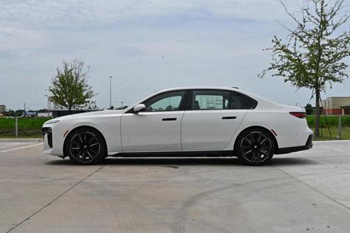 Alpine White 2026 BMW 740 740i