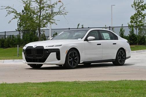 Alpine White 2026 BMW 740 740i