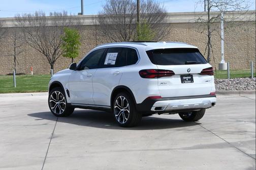 Alpine White 2026 BMW X5 sDrive40i