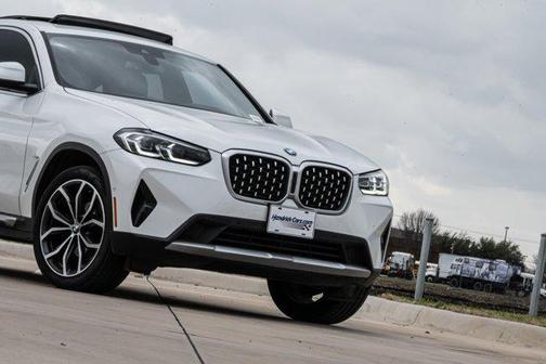 2025 BMW X4 xDrive30i