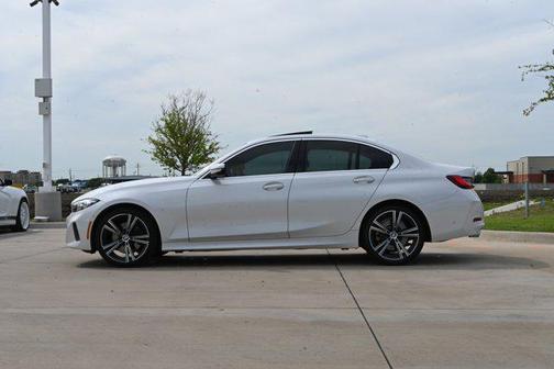 Mineral White Metallic 2024 BMW 330 330i