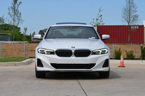 Mineral White Metallic 2024 BMW 330 330i
