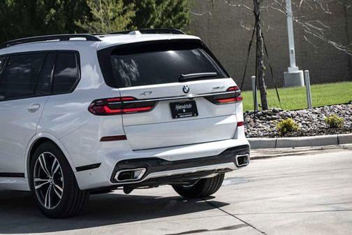 2026 BMW X7 xDrive40i