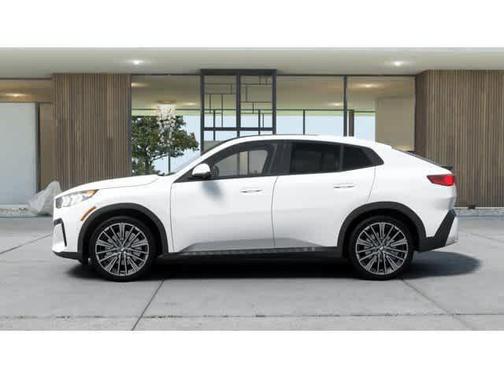 Alpine White 2027 BMW X2 xDrive28i