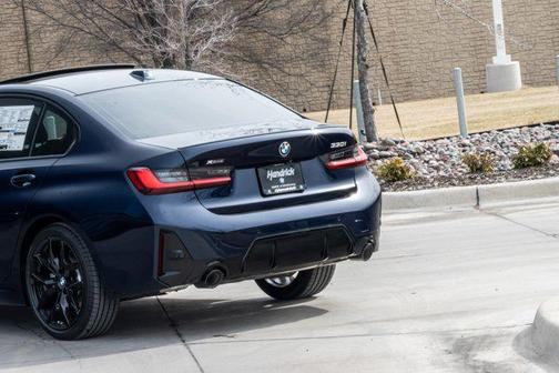 2026 BMW 330 i xDrive