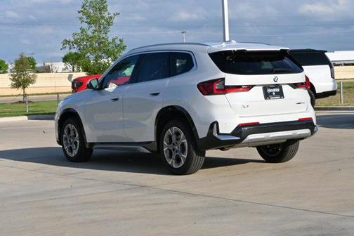 Mineral White Metallic 2026 BMW X1 xDrive28i