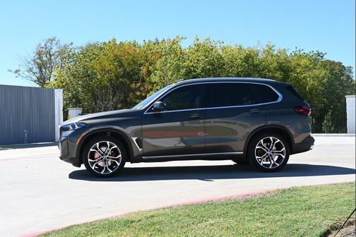 Manhattan Green Metallic 2026 BMW X5 sDrive40i