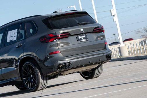2026 BMW X5 M60i