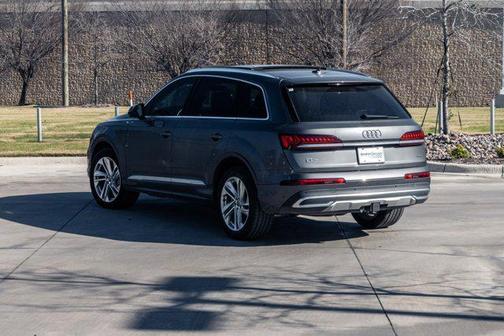 2020 Audi Q7 55 Premium Plus