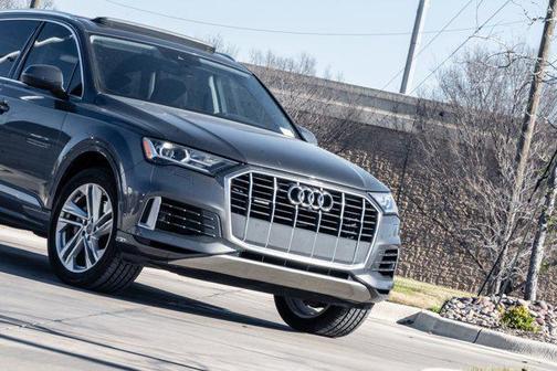 2020 Audi Q7 55 Premium Plus