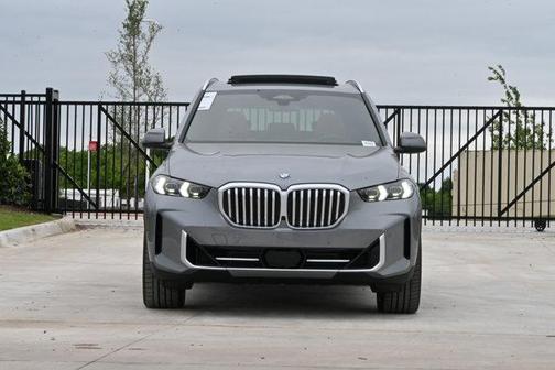 Skyscraper Grey Metallic 2026 BMW X5 xDrive40i